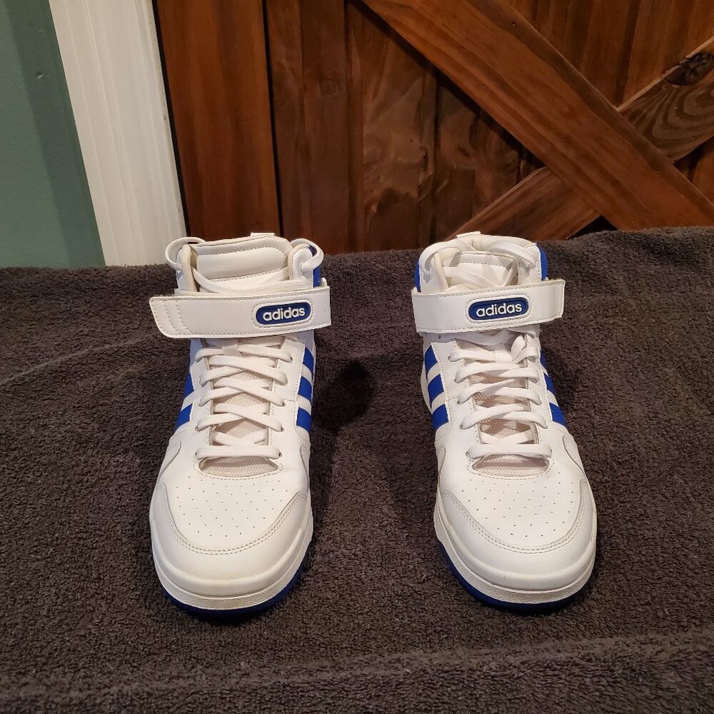 Basketball sneakers